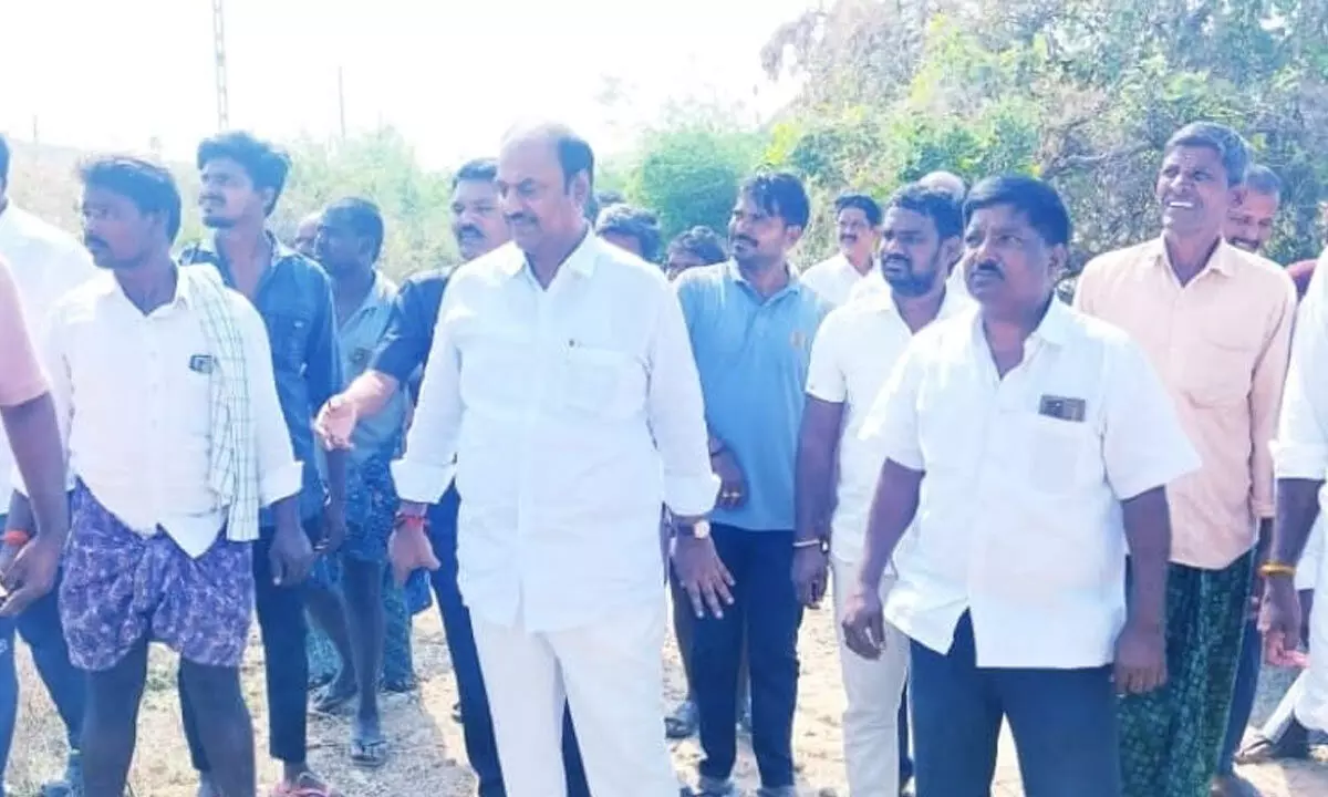 MLA Bandla Krishna Mohan Reddy Directs Railway Officials to Provide Access Road for Farmers in Jampalli MLA Bandla Krishna Mohan Reddy Directs Railway Officials to Provide Access Road for Farmers in Jampalli