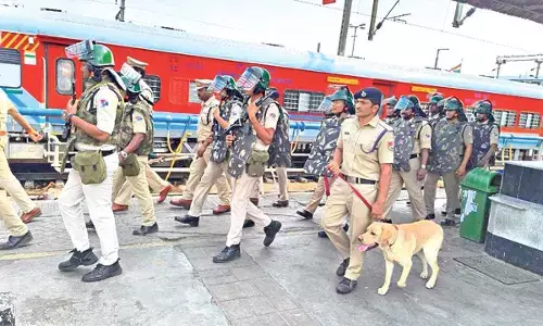 RPF, GRP conduct security checks at Nampally rly stn