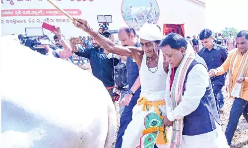 Majhi disburses Rs 1K cr for farmers on Akshaya Tritiya