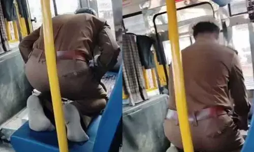 Haveri: RTC driver stops vehicle for namaz, video goes viral