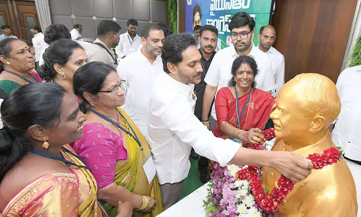 Jagan flays Naidu for misusing power Jagan flays Naidu for misusing power