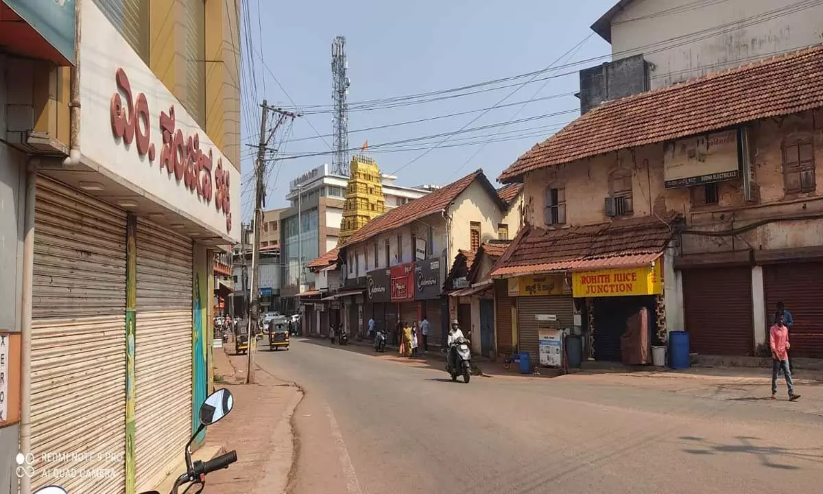 Shutdown in Dakshina Kannada After Murder of Hindutva Activist Shutdown in Dakshina Kannada After Murder of Hindutva Activist
