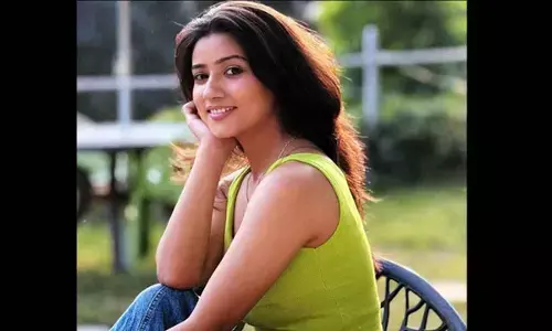 From cotton clothes to oversized tees: Diksha Dhami talks about summer fashion