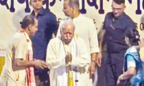 Bhagwat performs ‘kanyadaan’ of 125 girls