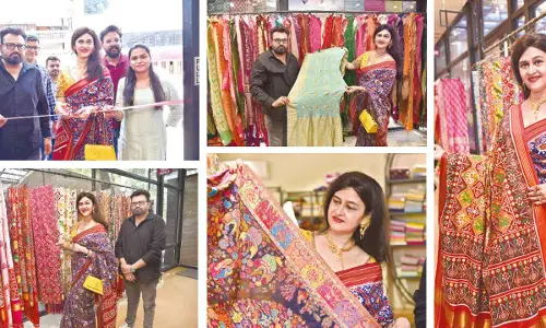 Ananya A Simlai Inaugurates D Sons Patola Art Expo at Banjara Hills