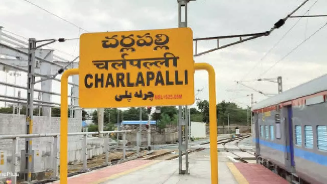 Passengers raise pitch for train halts at RK Nagar, Mlk’giri Jn Passengers raise pitch for train halts at RK Nagar, Mlk’giri Jn