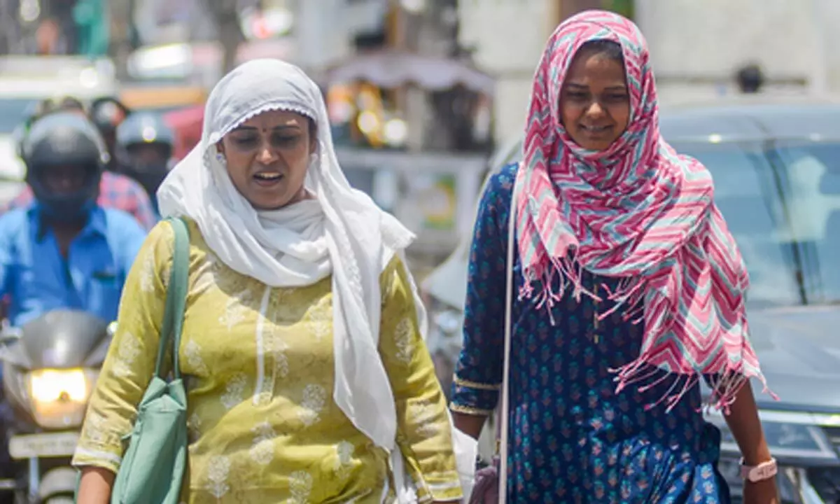 Delhi Scorches at 49°C as Authorities Issue Orange Alert for Severe Heatwave