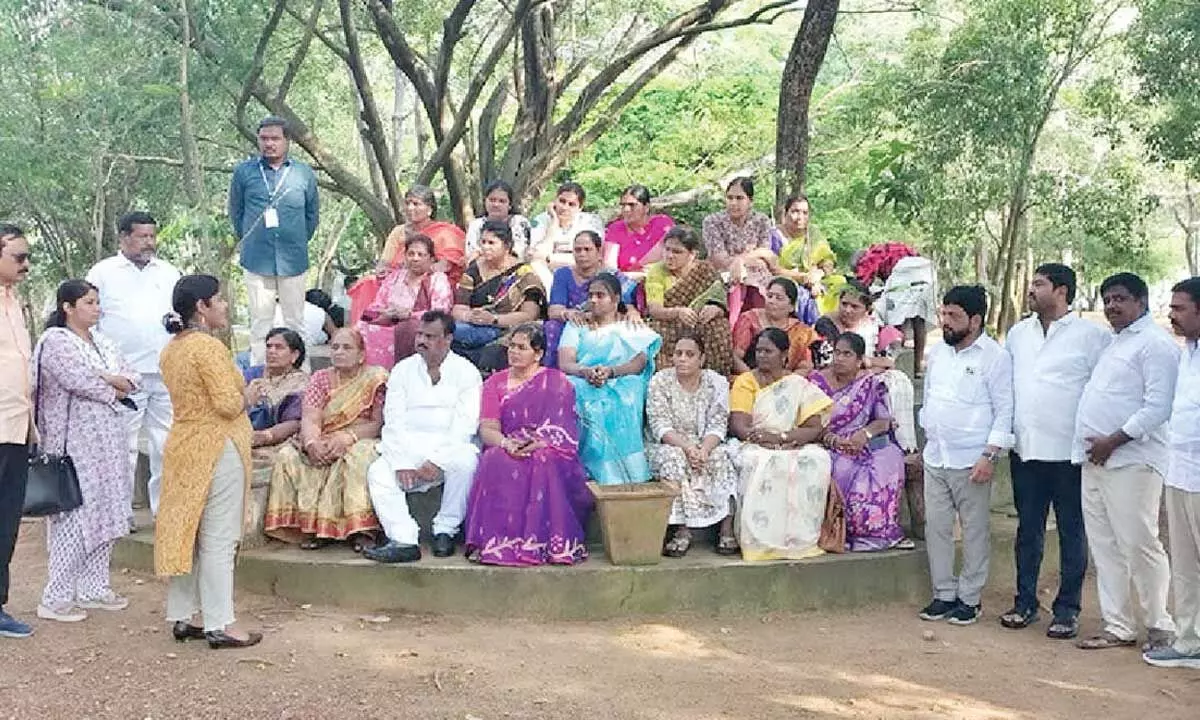 VMC delegates visit Kochi, inspect Subhash Bose park