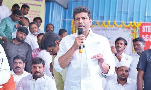 Minister Pemmasani hands over ventilators to Guntur govt hospital