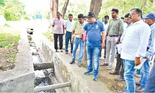 Waltair DRM inspects amenities at Dolphin Nose Colony
