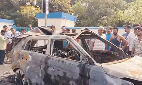 Driver charred to death after LPG cylinder bursts in car in Jamshedpur