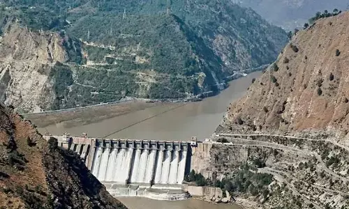 India cuts water flow through Baglihar dam