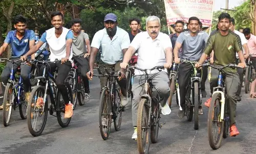 Cycle rally to promote health and fitness