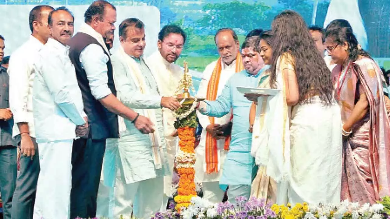 Road projects worth Rs 2L cr planned for TG in next 3 yrs: Gadkari