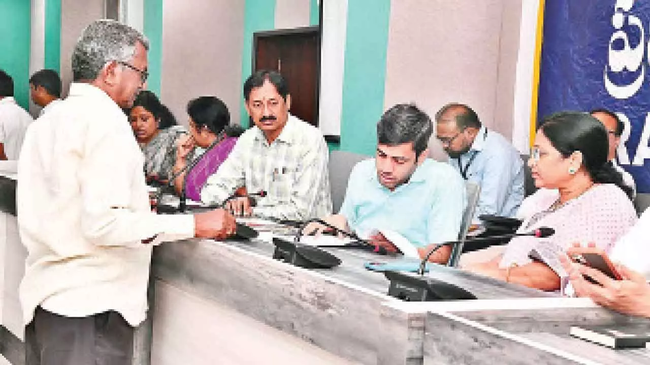 GHMC receives 171 applications in Prajavani