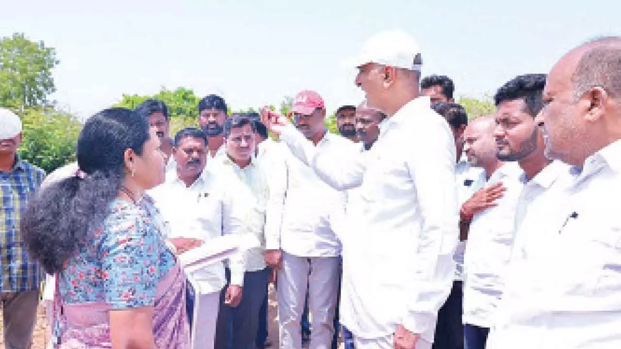 Harish Rao terms farmer deaths as ‘govt murders’ Harish Rao terms farmer deaths as ‘govt murders’