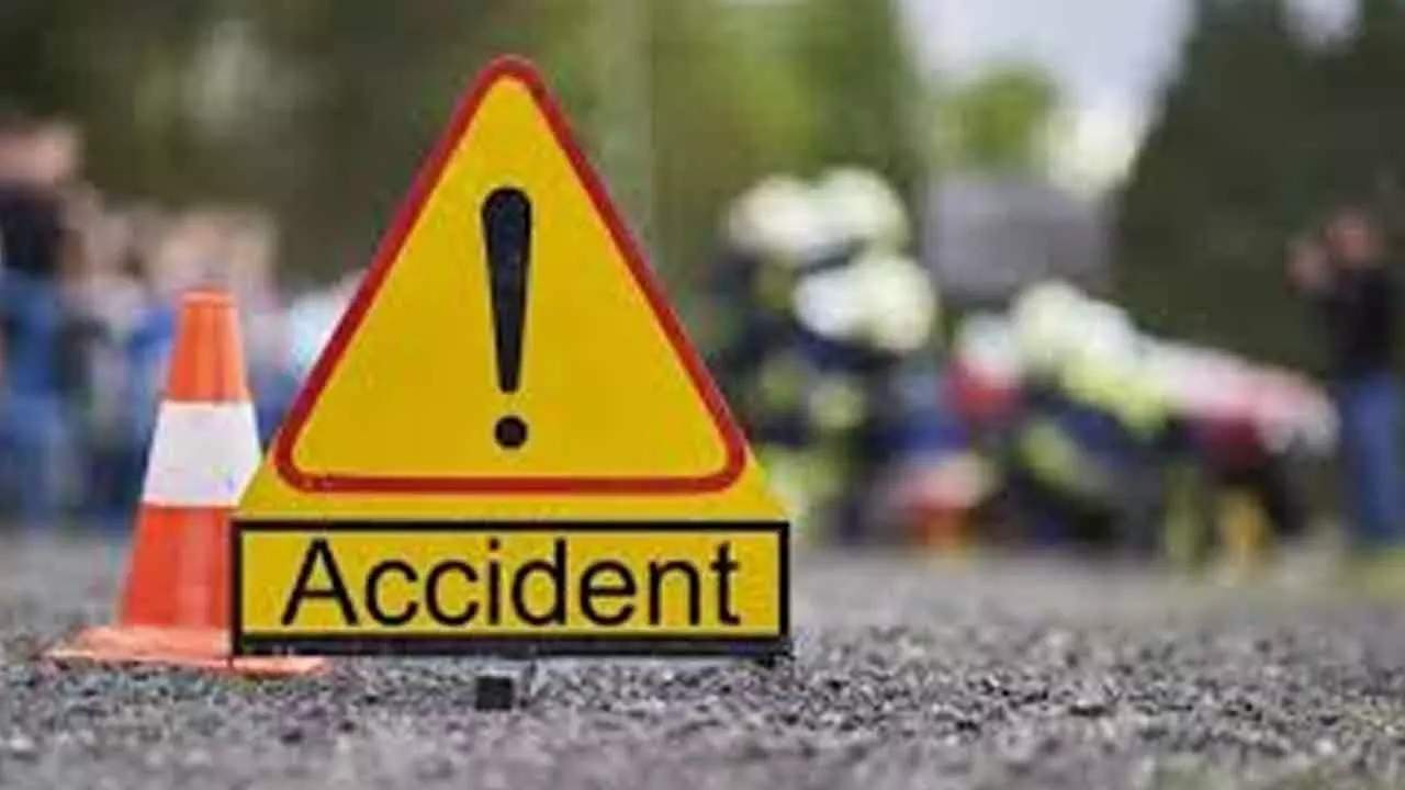 2 injured after speeding bus rams into lorry