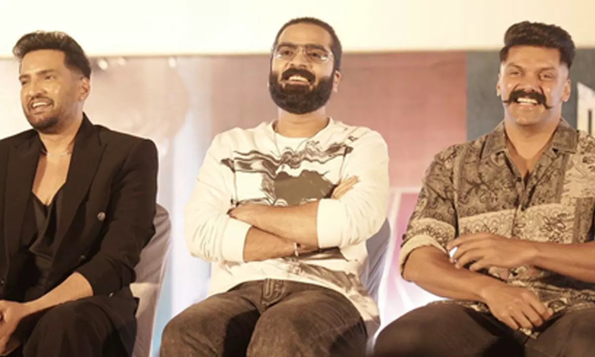 When Arya convinced Santhanam to get his house demolished! When Arya convinced Santhanam to get his house demolished!