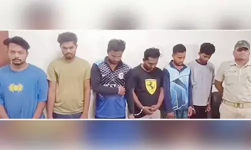 Six held for duping officer of Rs 78 lakh
