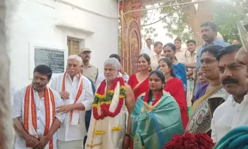 Speaker Gaddam Prasad Kumar Visits Telangana’s Sole Shakti Peeth in Alampur, Receives Grand Welcome.