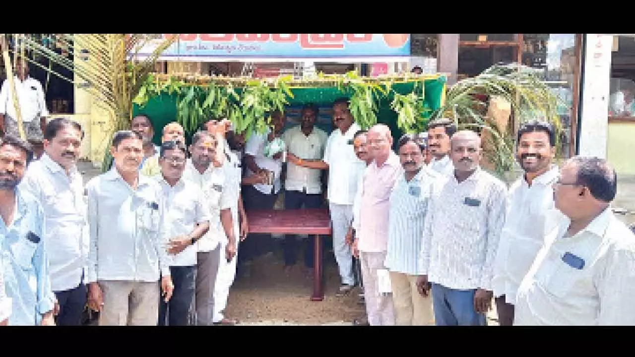 Wanaparthy: Summer water stalls all over town Wanaparthy: Summer water stalls all over town