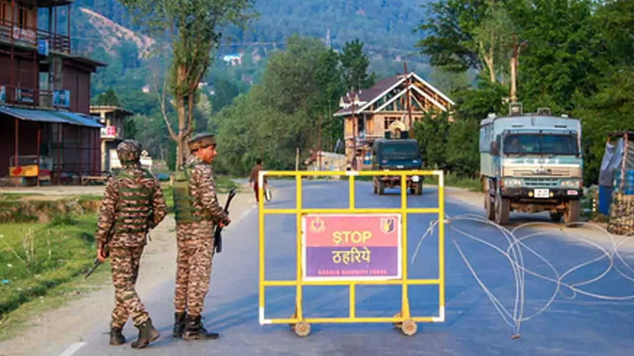 7 killed in Pakistan LoC shelling; J&K L-G orders evacuation of civilians from vulnerable areas 7 killed in Pakistan LoC shelling; J&K L-G orders evacuation of civilians from vulnerable areas