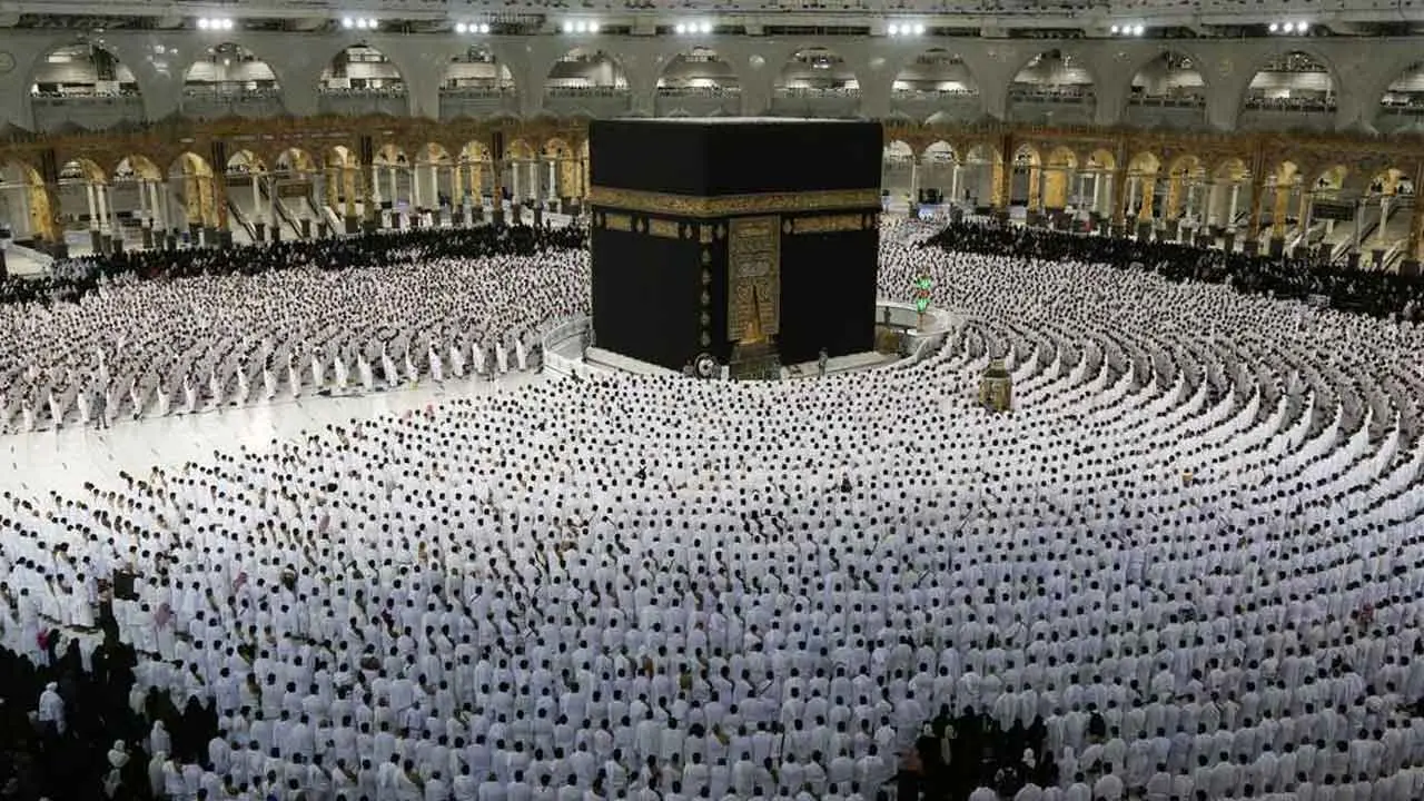 287 Haj pilgrims leave for mecca