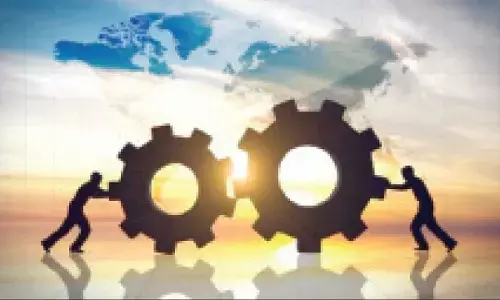 Services PMI inches up on new orders