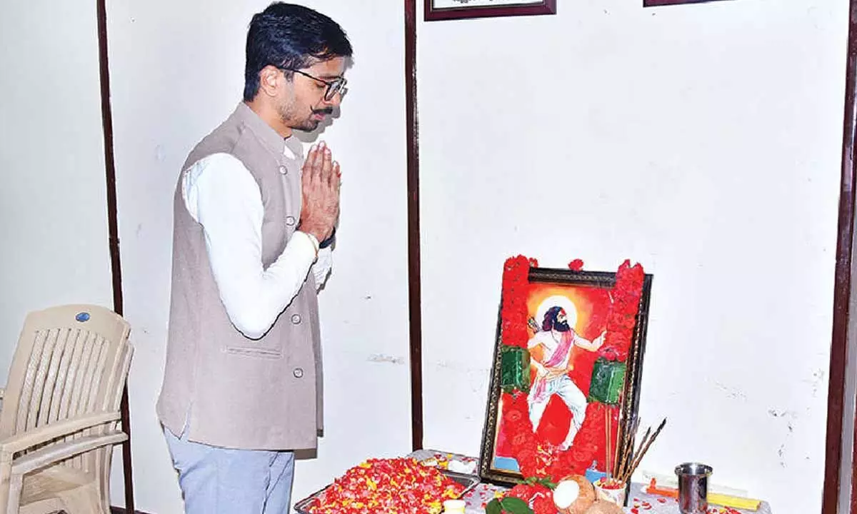 Everyone should walk in Alluri’s path, exhorts Collector Everyone should walk in Alluri’s path, exhorts Collector