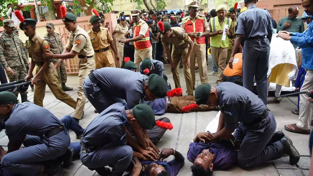 Civil defence mock drills held in Hyderabad Civil defence mock drills held in Hyderabad