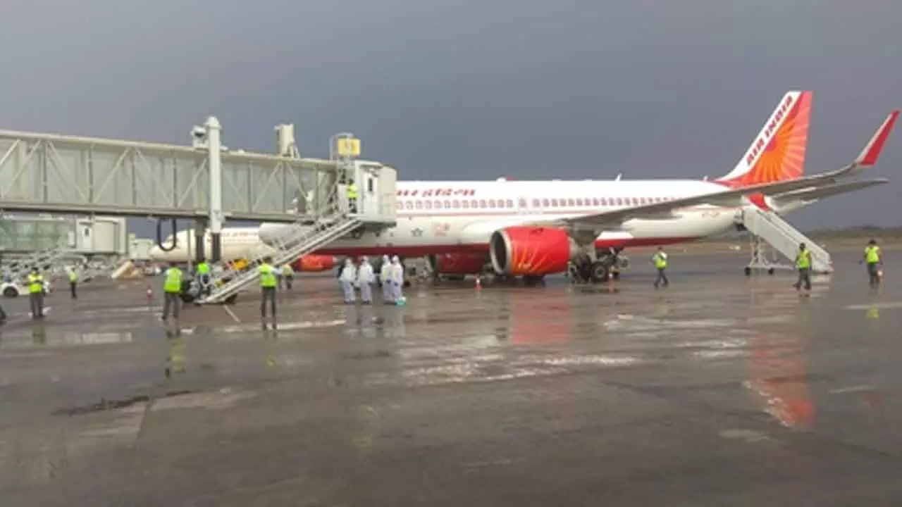 Several Flights to Cities Bordering Pakistan Cancelled on Tuesday Several Flights to Cities Bordering Pakistan Cancelled on Tuesday