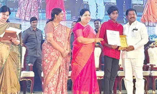 SW hostel students receive awards