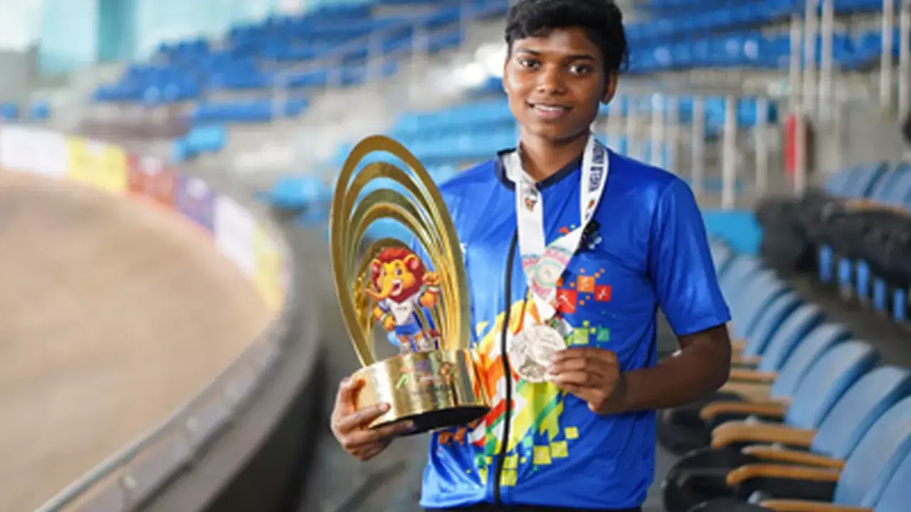 KIYG 2025: Sabina, a daily-wager’s daughter, pedals her way to three medals