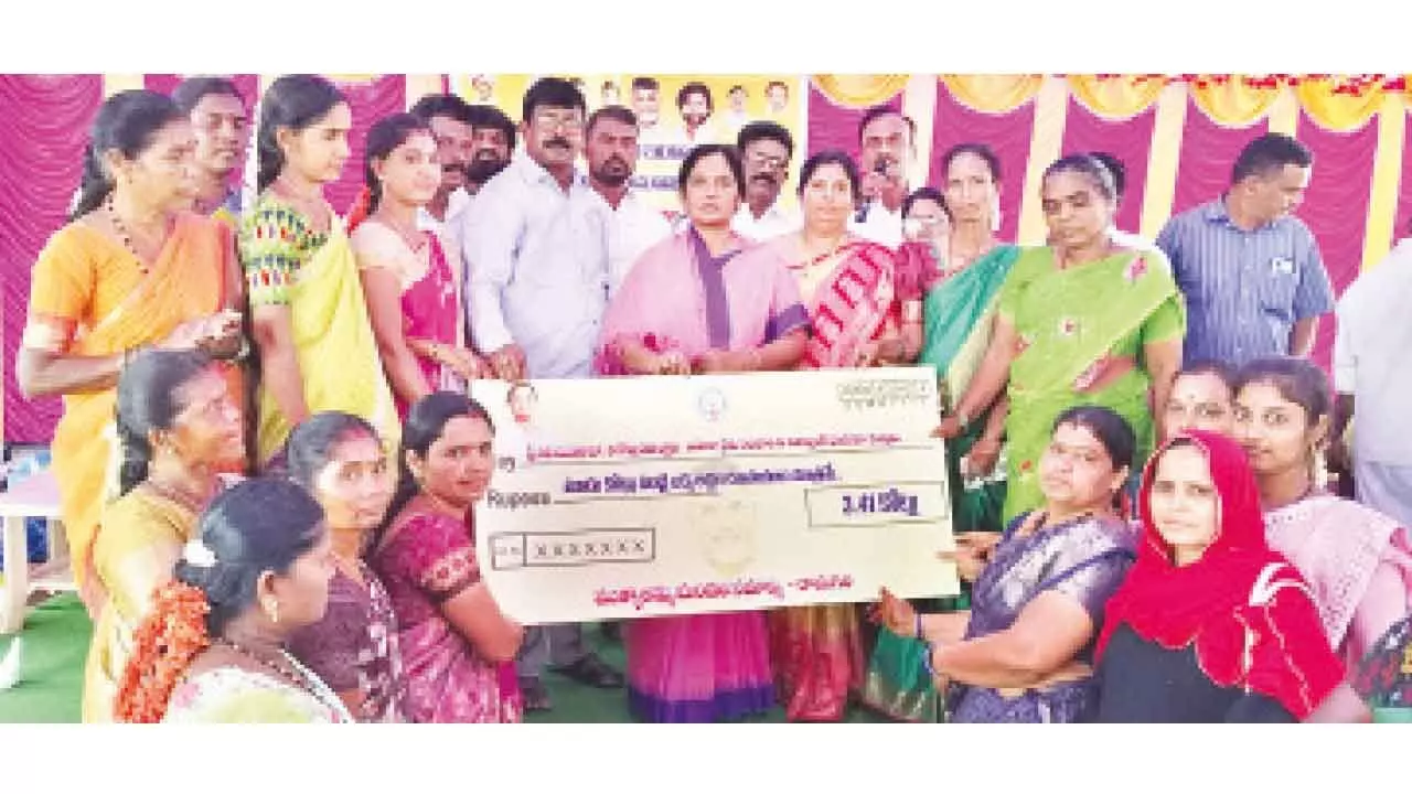 MLA Sunitha distributes cheques to beneficiaries MLA Sunitha distributes cheques to beneficiaries