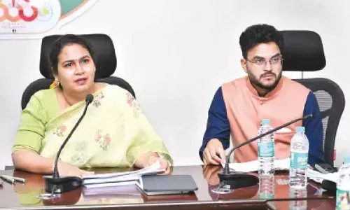 Civic chief directs officials to expedite Smart City works