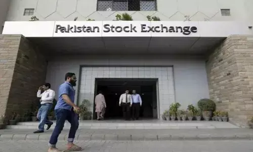 Pakistan stock index nosedives by over 6%