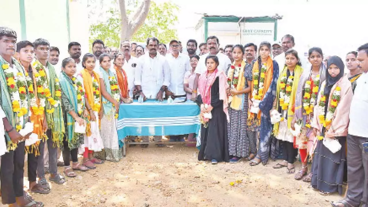 MLA felicitates SSC toppers MLA felicitates SSC toppers