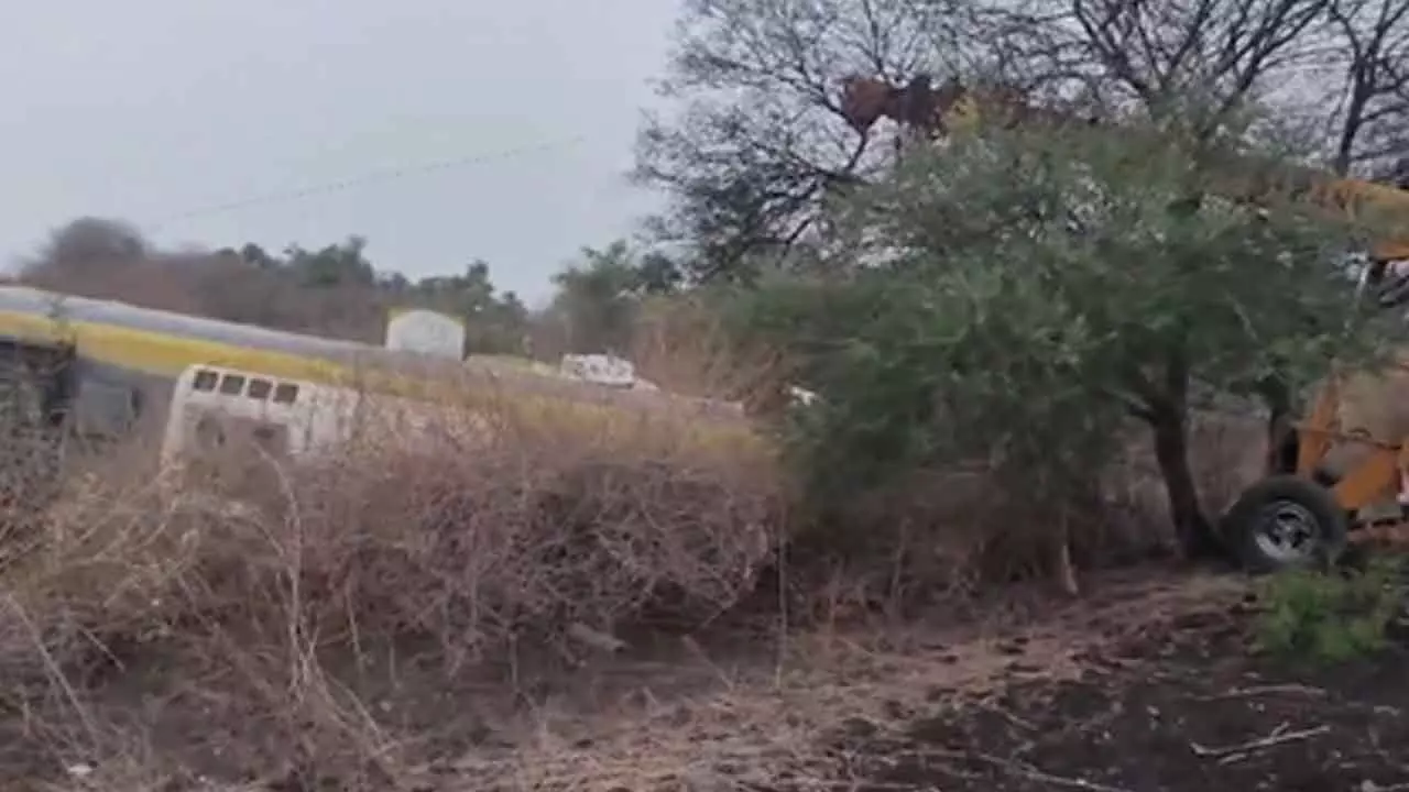 Three killed, 18 injured in bus-dumper collision in MPs Shajapur Three killed, 18 injured in bus-dumper collision in MPs Shajapur