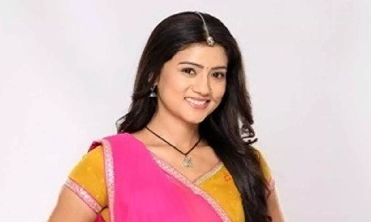 Diksha Dhami calls her mother her Guiding Light during her Mother’s Day tribute Diksha Dhami calls her mother her Guiding Light during her Mother’s Day tribute