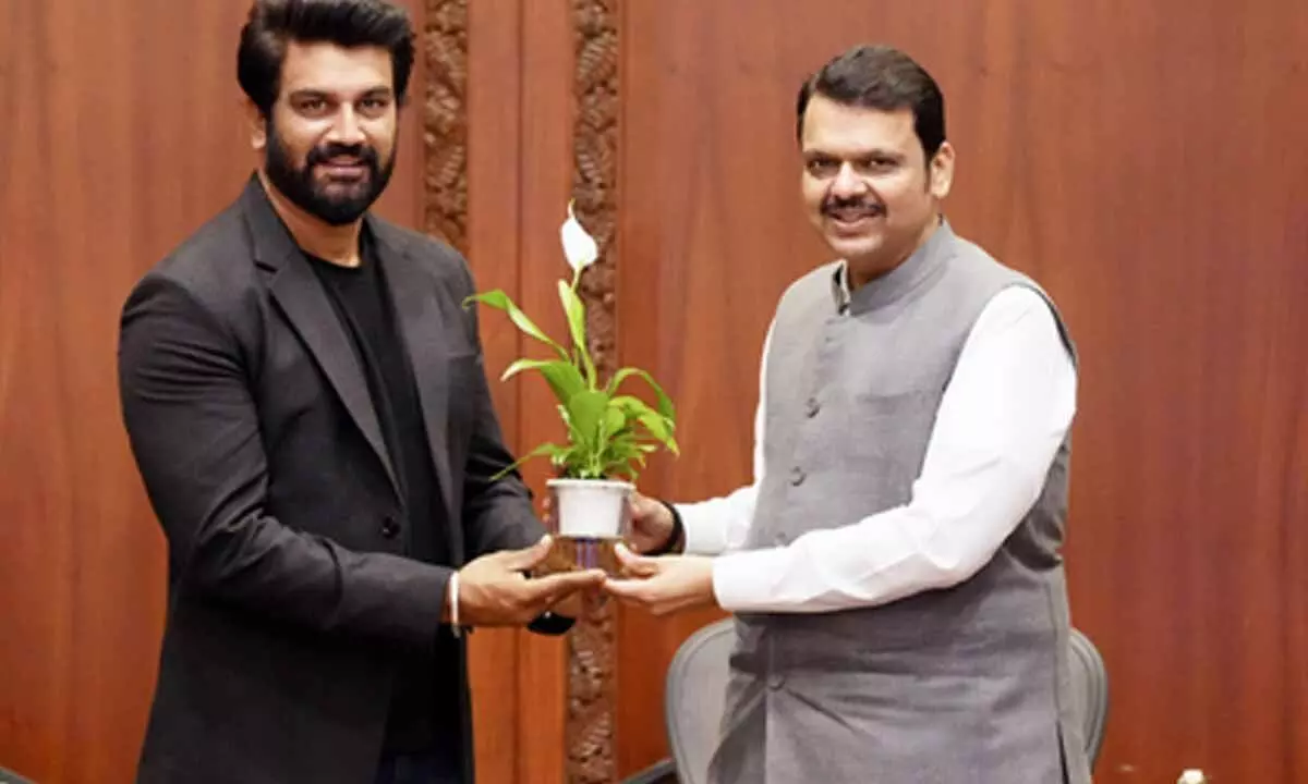 Fadnavis inaugurates Maharashtra Cybers AI chatbot and awareness film