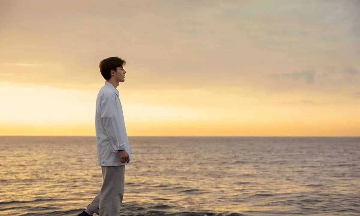 Living light in a heavy world Living light in a heavy world