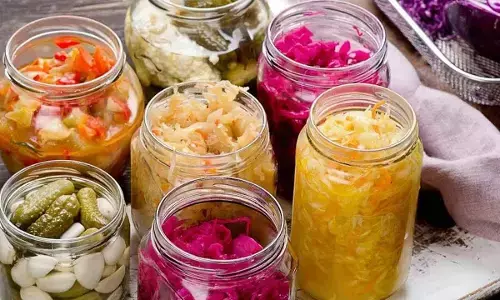 Difference between probiotics, prebiotics