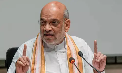 Shah reviews security along Indo-Pak border, airports