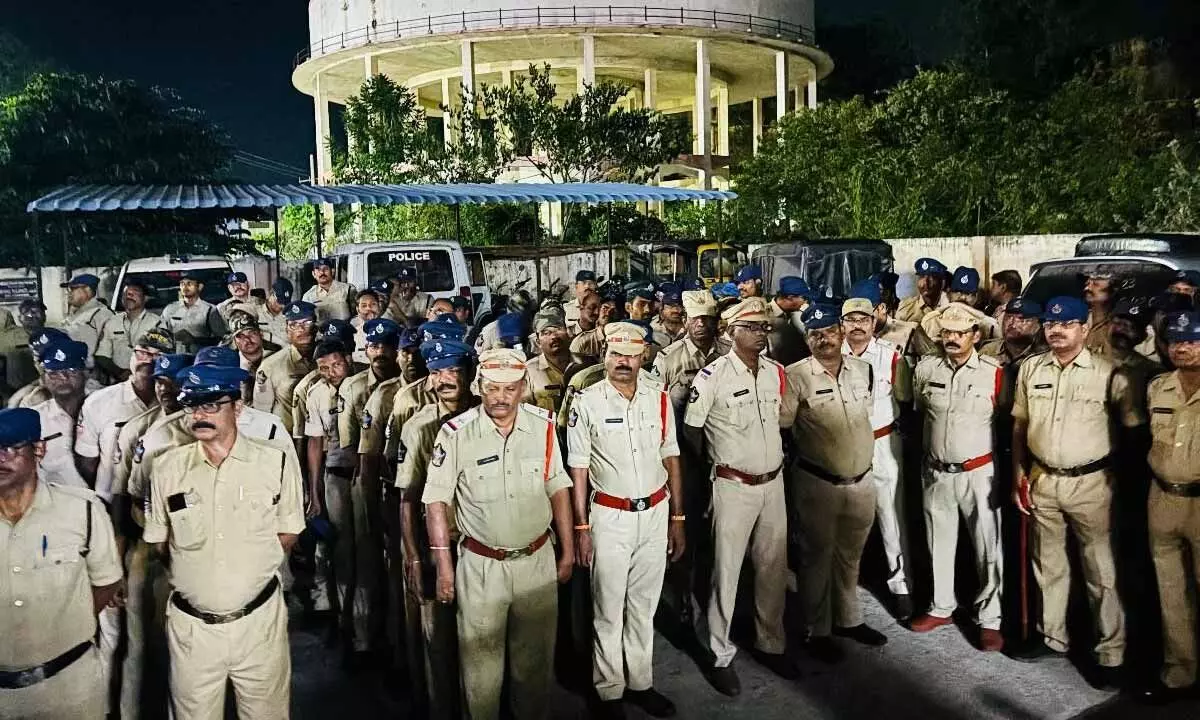 Police seize 75 vehicles and 3070 houses search