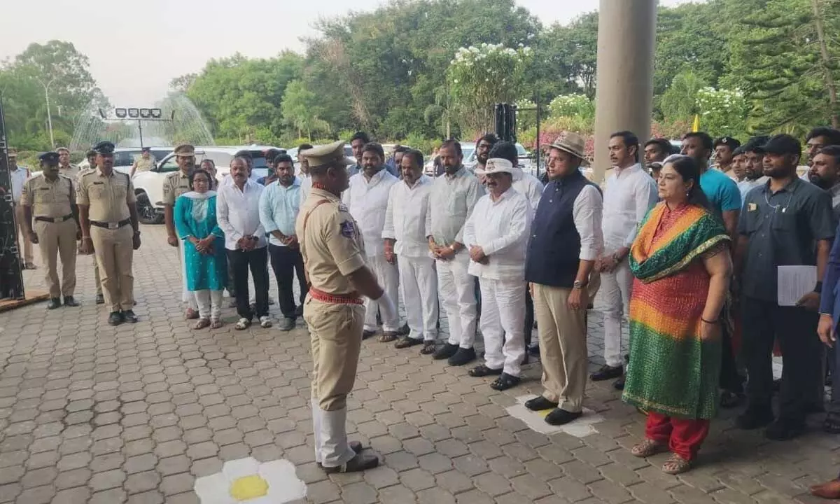 Minister’s pep talk motivates inmates at Cherlapally Minister’s pep talk motivates inmates at Cherlapally