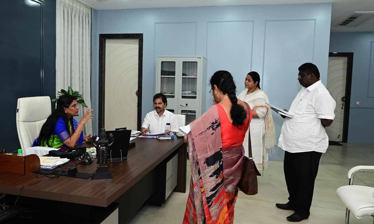 Officials told to ensure transparent supply of PDS rice