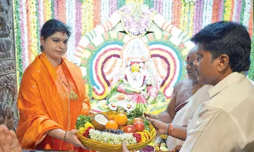 Diamond-studded Tilakam donated to goddess Gangamma