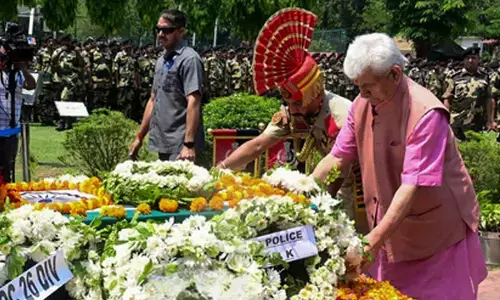 J&K L-G pays homage to BSF braveheart