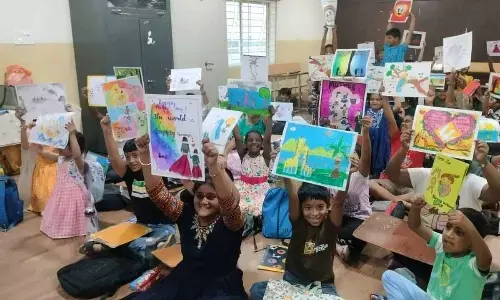 Students express mother’s love in art competition