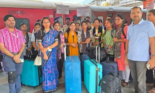 Students return home from Jammu